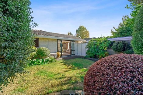 Photo of property in 2/14 Resolution Place, Bryndwr, Christchurch, 8053