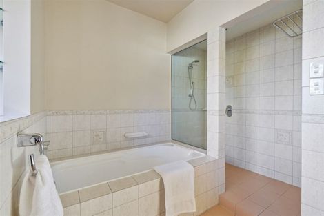 Photo of property in 147 Straven Road, Fendalton, Christchurch, 8014