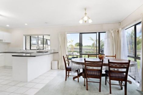 Photo of property in 14 Waimarino Road, Weymouth, Auckland, 2103