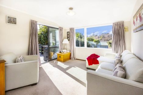 Photo of property in 2 Tapestry Grove, Silverstream, Upper Hutt, 5019