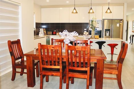 Photo of property in 6 Te Aramanu Crescent, Papakura, 2110