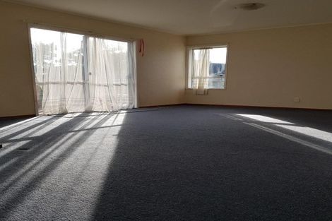 Photo of property in 18 Tomintoul Place, Highland Park, Auckland, 2010