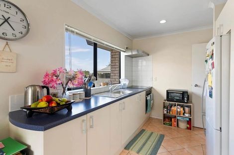 Photo of property in 28a Hillcrest Road, Papatoetoe, Auckland, 2025