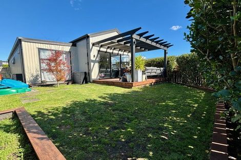 Photo of property in 2 Roto Lane, Pukekohe, 2120