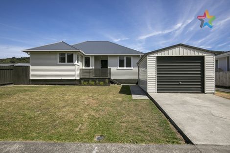 Photo of property in 17 Grimsby Grove, Wainuiomata, Lower Hutt, 5014