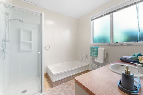 Photo of property in 112 Bleakhouse Road, Mellons Bay, Auckland, 2014