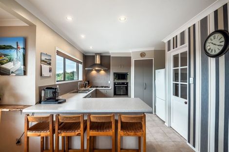 Photo of property in 99 John Downs Drive, Browns Bay, Auckland, 0630