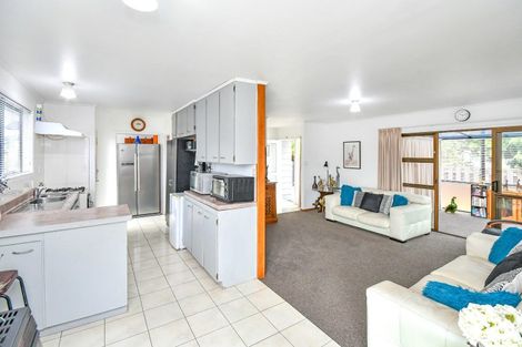 Photo of property in 13 Fiesta Drive, Half Moon Bay, Auckland, 2012