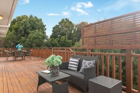 Photo of property in 8 Erica Road, Sunnynook, Auckland, 0620