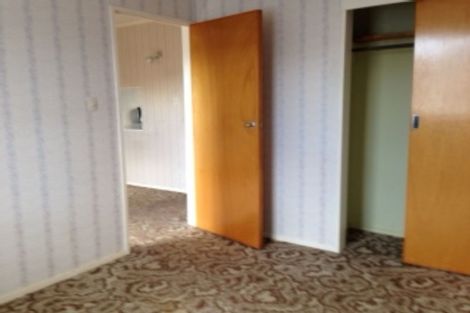 Photo of property in 5 Savage Crescent, Upper Hutt Central, Upper Hutt, 5018