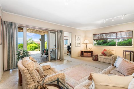 Photo of property in 9a Braemar Road, Castor Bay, Auckland, 0620