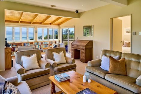 Photo of property in 14 The Crescent, Roseneath, Wellington, 6011