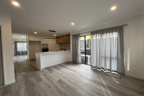 Photo of property in 10a Mantra Road, Massey, Auckland, 0614