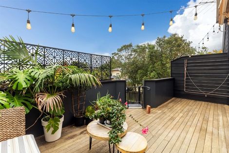 Photo of property in 7a Church Street, Northcote Point, Auckland, 0627