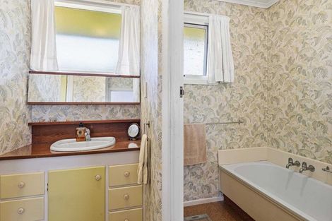 Photo of property in 1 Elizabeth Place, Mairangi Bay, Auckland, 0630