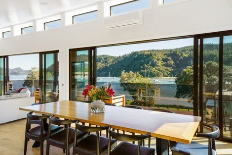 Photo of property in 103 Beach Road, Whangamata, 3620
