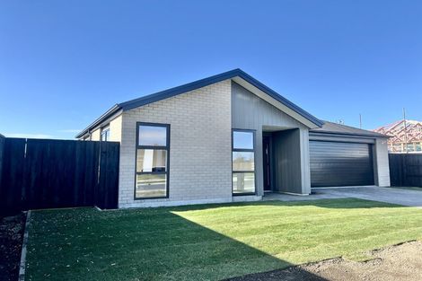 Photo of property in 28 Hanmer Crescent, Rangiora, 7400