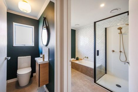 Photo of property in 4 Gladys Place, Kelvin Grove, Palmerston North, 4414