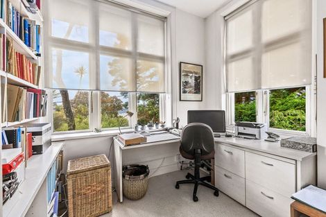 Photo of property in 16b Hadfield Terrace, Kelburn, Wellington, 6012