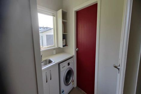 Photo of property in 3 Yeovil Road, Te Atatu Peninsula, Auckland, 0610