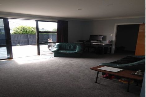 Photo of property in 87 Farquhars Road, Redwood, Christchurch, 8051