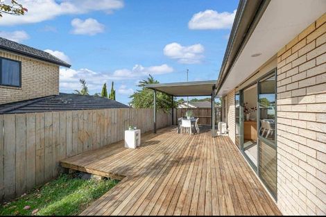 Photo of property in 10 Bonny Crescent, Massey, Auckland, 0614