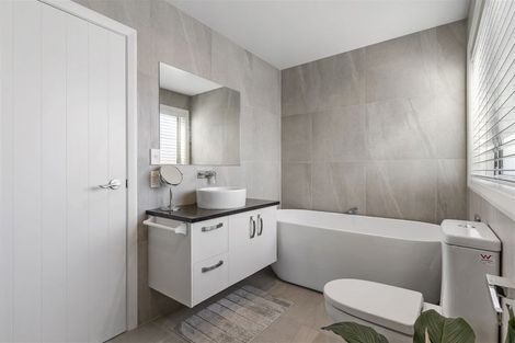 Photo of property in 2/67 Nelson Street, Howick, Auckland, 2014