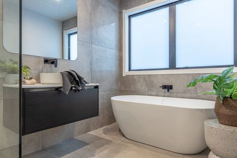 Photo of property in 32 Memorial Drive, Hokowhitu, Palmerston North, 4410