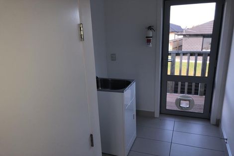 Photo of property in 11 Otonga Heights, Maungaraki, Lower Hutt, 5010