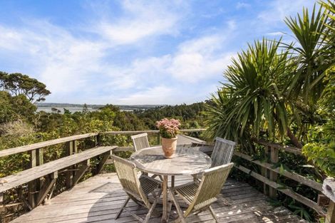 Photo of property in 21 Island Bay Road, Beach Haven, Auckland, 0626