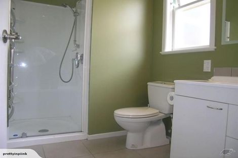 Photo of property in 40 Ruskin Road, Newlands, Wellington, 6037