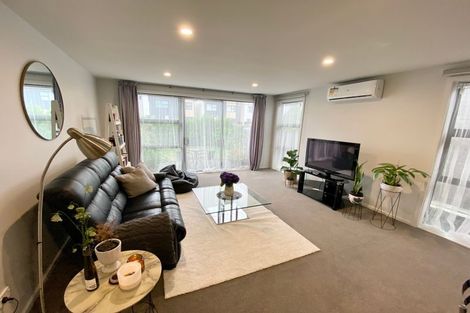 Photo of property in 32 Liberation Road, Papakura, 2110
