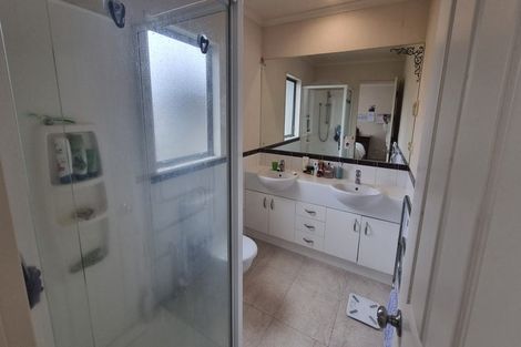 Photo of property in 4 Oswald Close, Flat Bush, Auckland, 2016