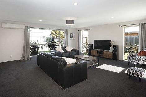 Photo of property in 21 Havana Gardens, Shirley, Christchurch, 8052