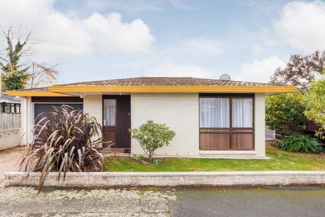 Photo of property in 2 Rangitane Street, Palmerston North, 4414