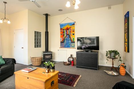 Photo of property in 69 Carlyle Street, Leamington, Cambridge, 3432