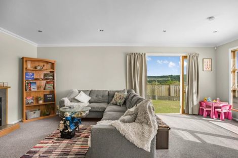 Photo of property in 21 Pollard Street, Wainuiomata, Lower Hutt, 5014
