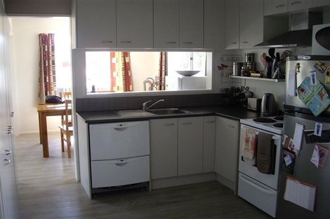 Photo of property in 16 Beryl Grove, Birchville, Upper Hutt, 5018