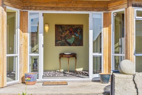 Photo of property in 2 Marewa Place, Waikanae Beach, Waikanae, 5036