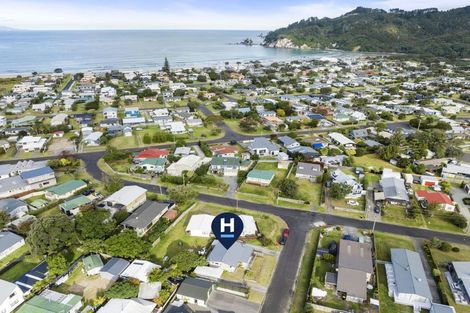 Photo of property in 102 Ruru Street, Whangamata, 3620