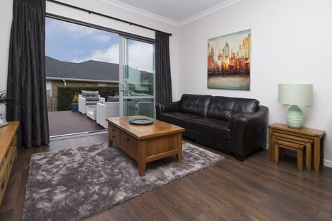 Photo of property in 48 Butler Stoney Crescent, Silverdale, 0932