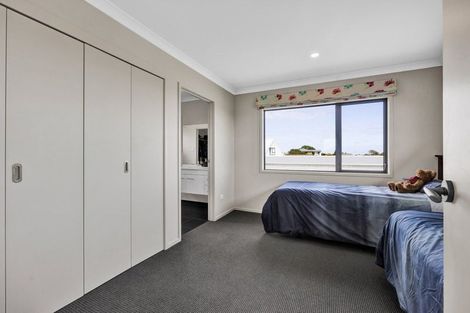 Photo of property in 17 Ponderosa Place, Opunake, 4616