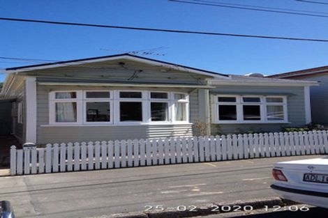 Photo of property in 43 Roxburgh Street, Mount Victoria, Wellington, 6011