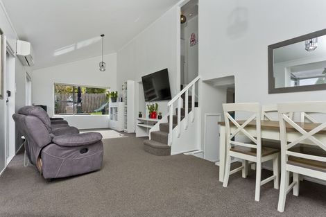 Photo of property in 1/28 Glen Vista Place, Bayview, Auckland, 0629