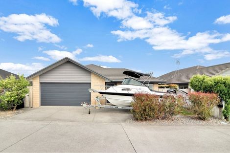 Photo of property in 28 Excelsa Place, Papamoa Beach, Papamoa, 3118