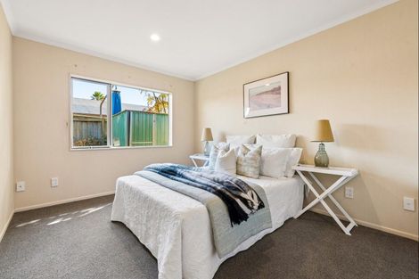 Photo of property in 14 Monash Place, Flat Bush, Auckland, 2016