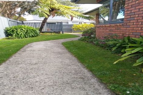 Photo of property in 12 Mana Place, Awapuni, Palmerston North, 4412