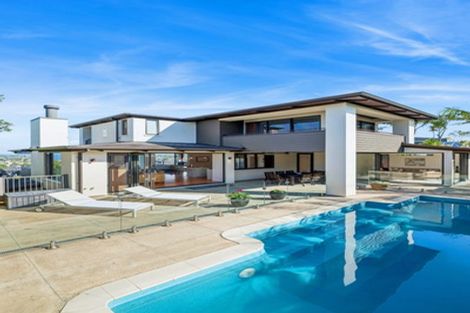 Photo of property in 5 Castor Bay Road, Castor Bay, Auckland, 0620