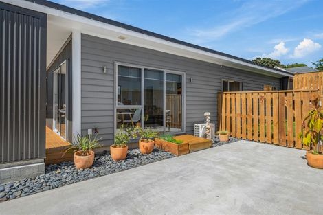 Photo of property in 17a Tuki Street, Titahi Bay, Porirua, 5022