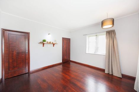 Photo of property in 210 College Street, West End, Palmerston North, 4412